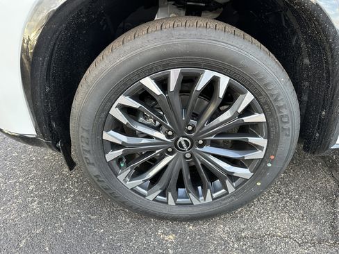 New 2026 Nissan Rogue Platinum image 14