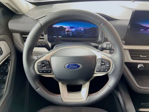 Used 2025 Ford Explorer Active image 15