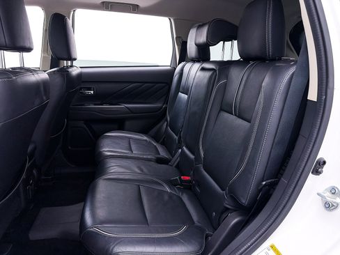 Used 2018 Mitsubishi Outlander GT image 32