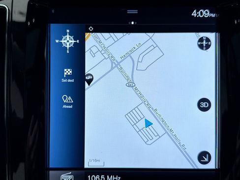 Used 2020 Volvo XC60 T5 Momentum w/ Protection Package Premier image 15