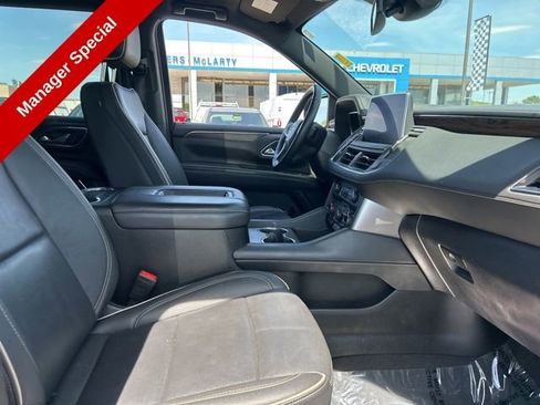 Used 2024 Chevrolet Suburban Premier AWD/4WD image 34
