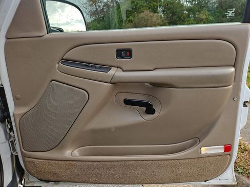 Used 2005 Chevrolet Tahoe LS w/ Cargo Package image 17