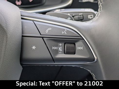 Certified 2025 Audi Q7 2.0T Premium w/ Convenience Plus Package image 30