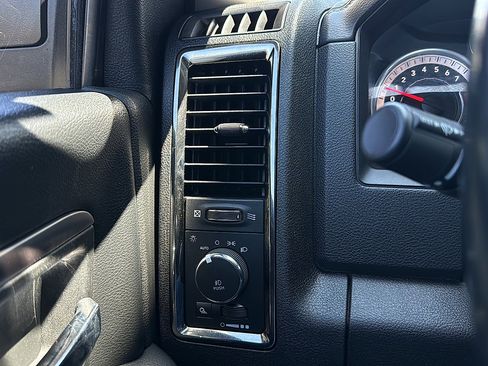 Used 2018 RAM 2500 Laramie w/ Sport Appearance Group AWD/4WD image 43