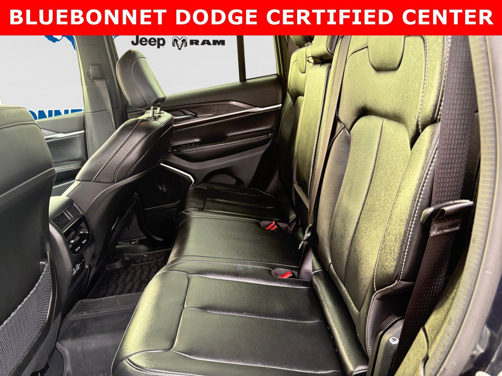 Used 2024 Jeep Grand Cherokee Limited RWD image 21
