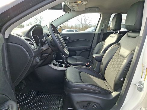 Used 2019 Jeep Compass Latitude w/ Popular Equipment Group image 16