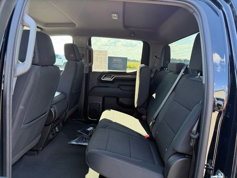 Used 2024 Chevrolet Silverado 1500 LT AWD/4WD image 9