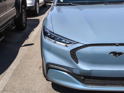 Used 2023 Ford Mustang Mach-E Select image 7