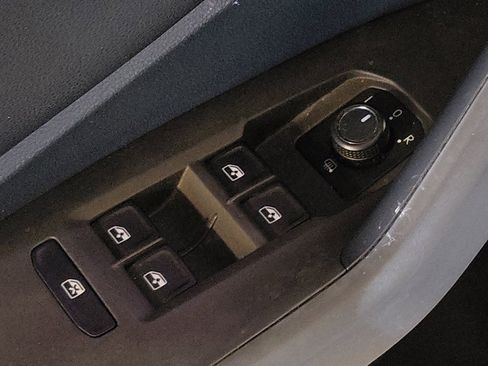 Used 2019 Volkswagen Jetta SEL FWD image 27