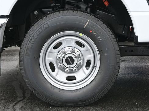 New 2026 Ford F350 XL w/ XL Chrome Package image 7