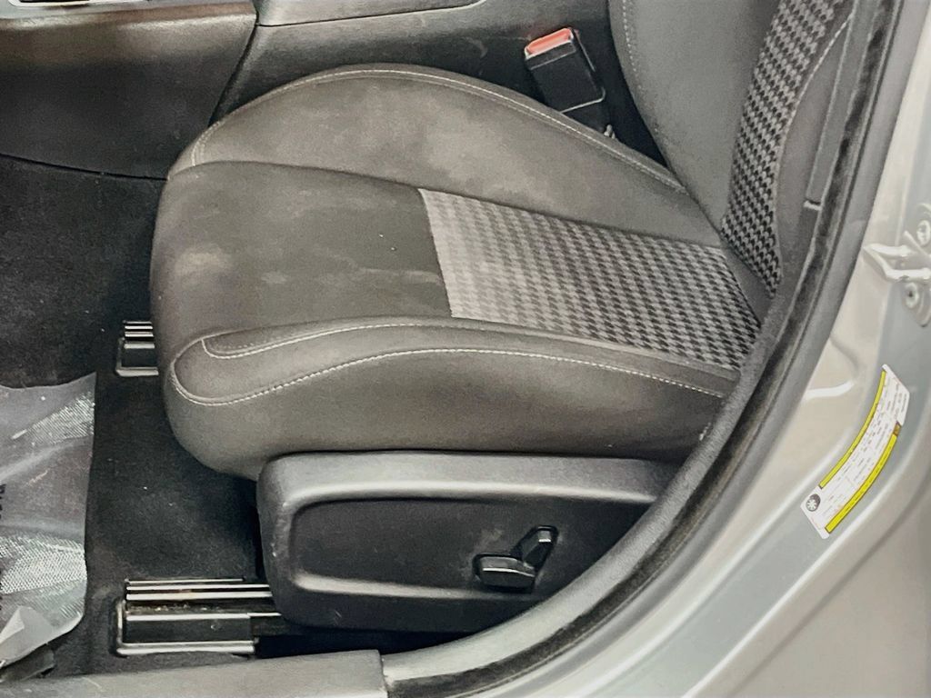 Used 2023 Dodge Charger R/T RWD image 18