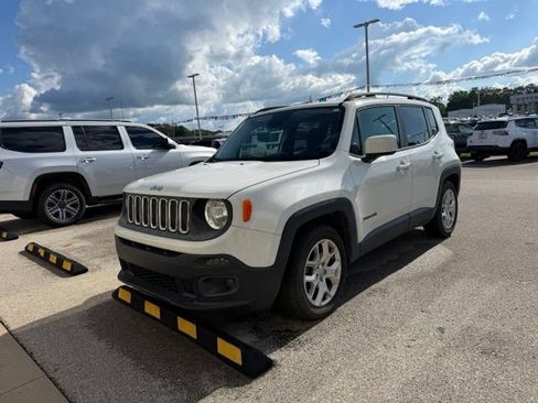 Used 2016 Jeep Renegade Latitude FWD image 8