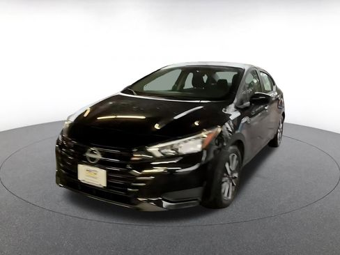 Used 2025 Nissan Versa SV image 7