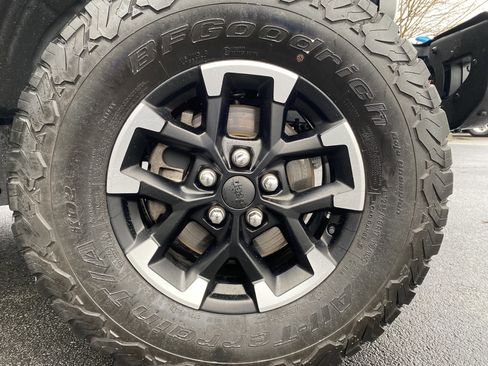 Used 2024 Jeep Wrangler Unlimited Rubicon 4xe image 13