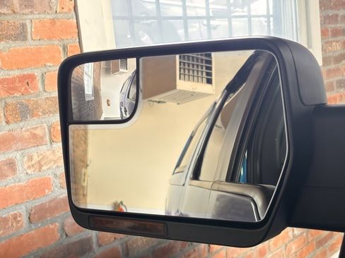 Used 2012 Ford F150 XLT w/ XLT Chrome Pkg image 16