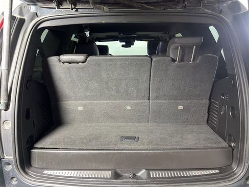 Used 2019 Cadillac Escalade Platinum image 6