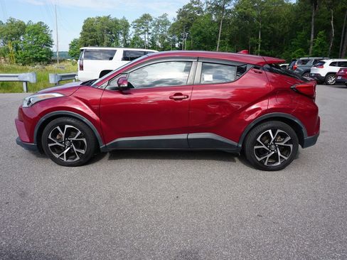 Used 2018 Toyota C-HR XLE FWD image 14