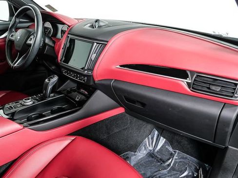 Certified 2022 Maserati Levante GT image 23