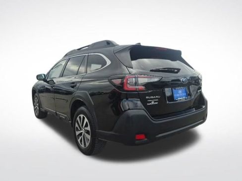 Used 2023 Subaru Outback Premium AWD/4WD image 7