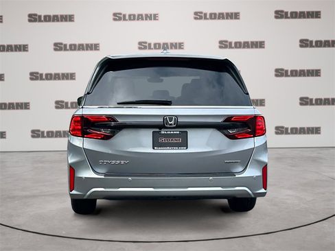 New 2026 Honda Odyssey Touring image 4