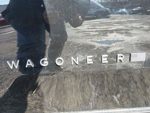 Used 2022 Jeep Wagoneer Series I w/ Premium Group I image 7