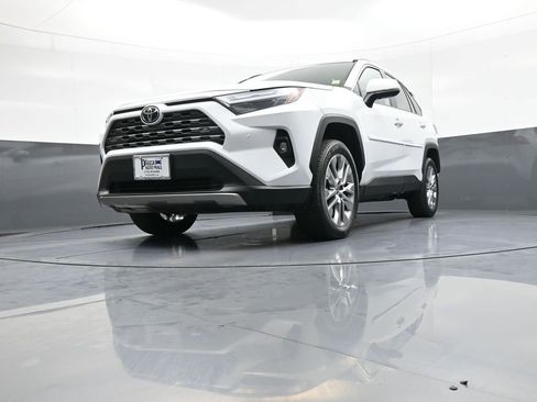 Used 2023 Toyota RAV4 Limited AWD/4WD image 27