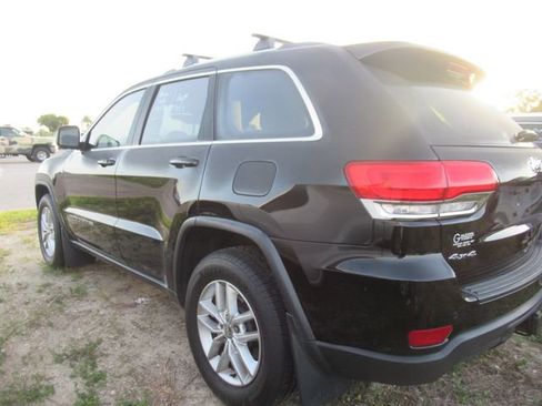 Used 2017 Jeep Grand Cherokee Laredo w/ Quick Order Package 23E AWD/4WD image 4