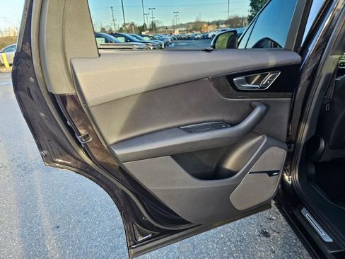 Used 2018 Audi Q7 3.0T Prestige image 19