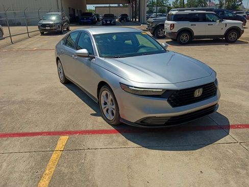 Used 2025 Honda Accord LX image 6
