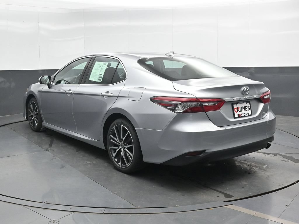 Used 2021 Toyota Camry XLE FWD image 9
