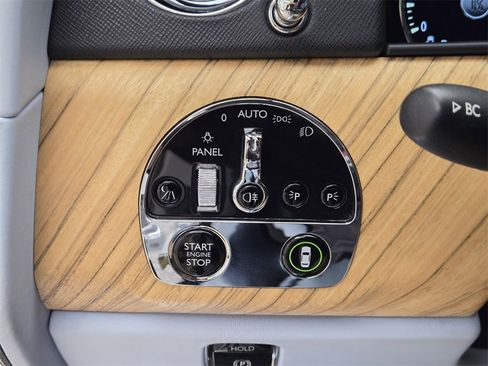 Certified 2019 Rolls-Royce Cullinan image 43