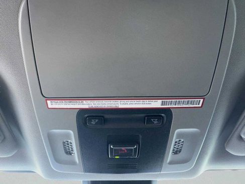 Used 2021 Toyota Camry SE w/ Carpet Mat Package (TMS) image 32
