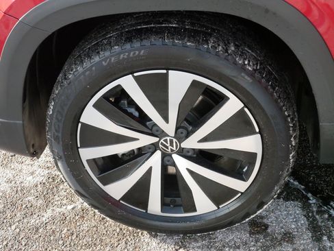 Used 2022 Volkswagen Taos SE image 15