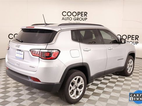 Used 2025 Jeep Compass Latitude image 19