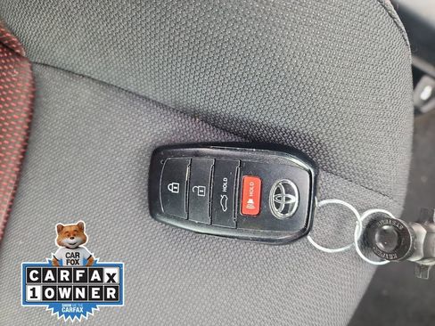 Used 2025 Toyota Corolla SE image 38