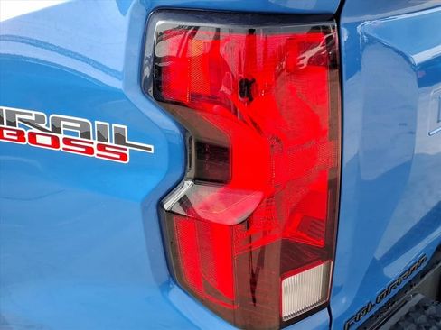 Used 2025 Chevrolet Colorado Trail Boss AWD/4WD image 12