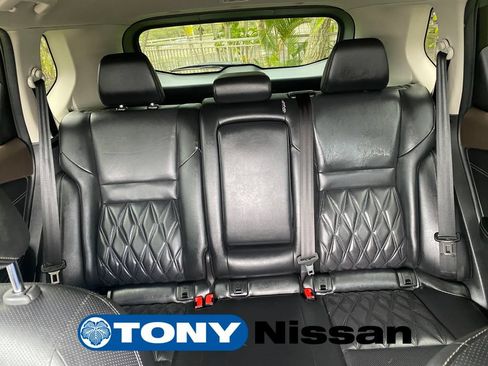 Used 2021 Nissan Rogue Platinum FWD image 18