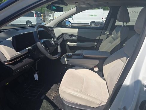 Used 2025 Nissan Ariya AWD image 5