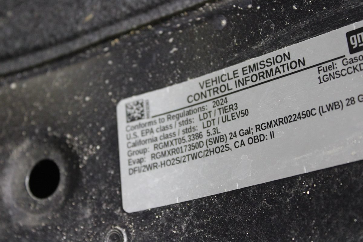 Used 2024 Chevrolet Suburban LT RWD image 39