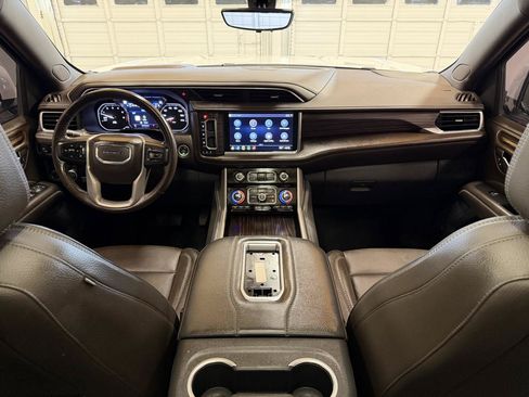 Used 2021 GMC Yukon Denali w/ Denali Premium Package AWD/4WD image 29