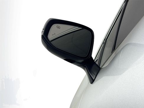 Used 2023 Toyota Sienna Limited FWD image 5