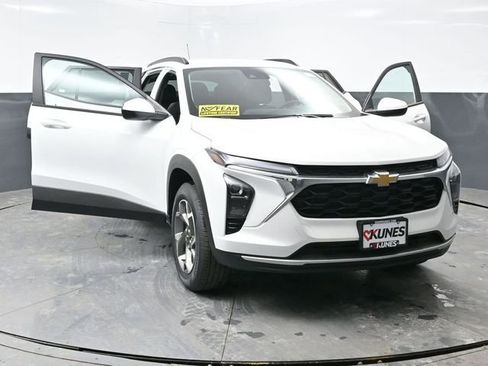 New 2026 Chevrolet Trax LT w/ Driver Confidence Package FWD image 50