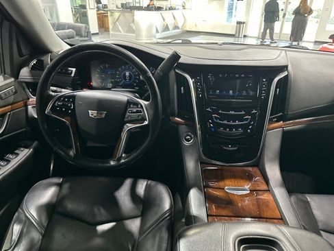 Used 2019 Cadillac Escalade ESV Premium Luxury AWD/4WD image 39
