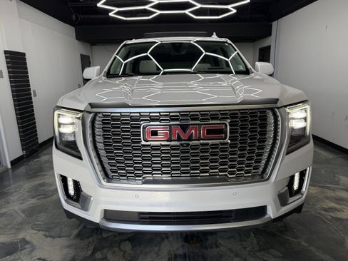 Used 2021 GMC Yukon XL Denali w/ Denali Premium Package AWD/4WD image 7