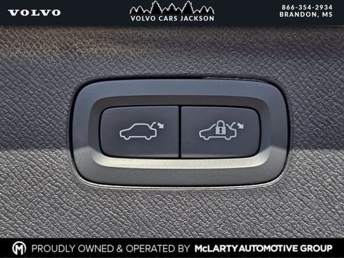 Used 2023 Volvo XC90 B5 Core w/ Protection Package Premier image 33