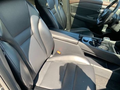 Used 2021 Nissan Rogue SV w/ Premium Package AWD/4WD image 10