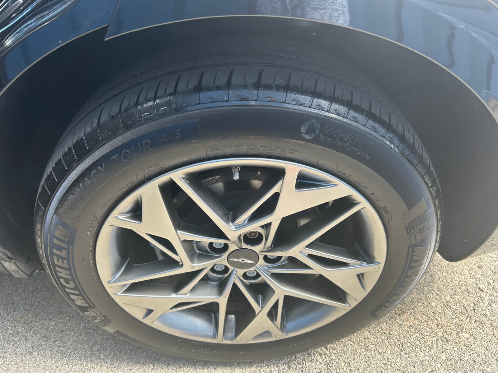 Used 2022 Genesis GV70 2.5T w/ Advanced Package AWD/4WD image 40