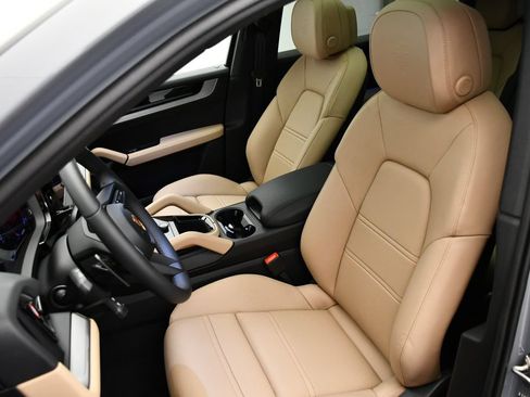 Certified 2026 Porsche Cayenne Coupe AWD/4WD image 44