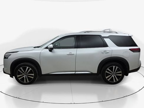 Used 2025 Nissan Pathfinder Platinum w/ Cargo Package FWD image 9