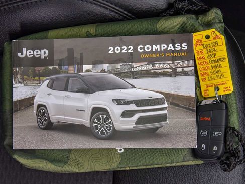 Certified 2022 Jeep Compass Latitude w/ Sun and Sound Group AWD/4WD image 22